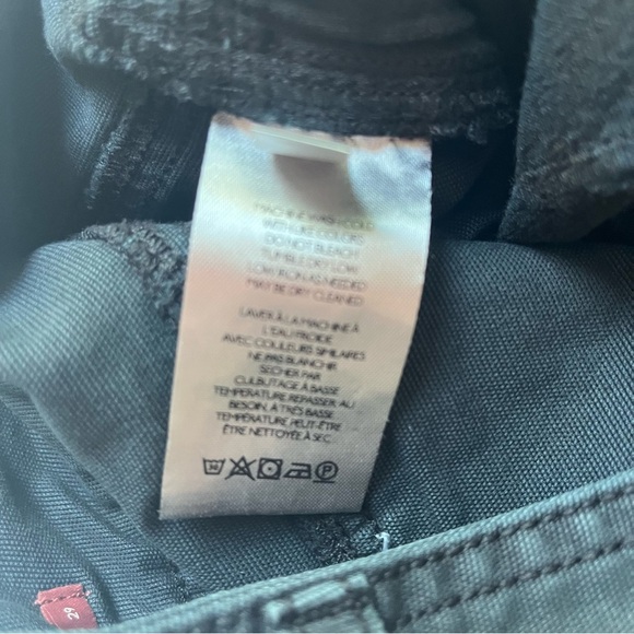 Pilcro Black Pleated Shorts 29 - Picture 8 of 8